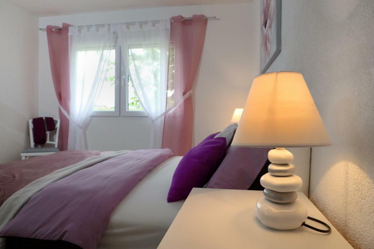Apartman Sofia Оточац Экстерьер фото