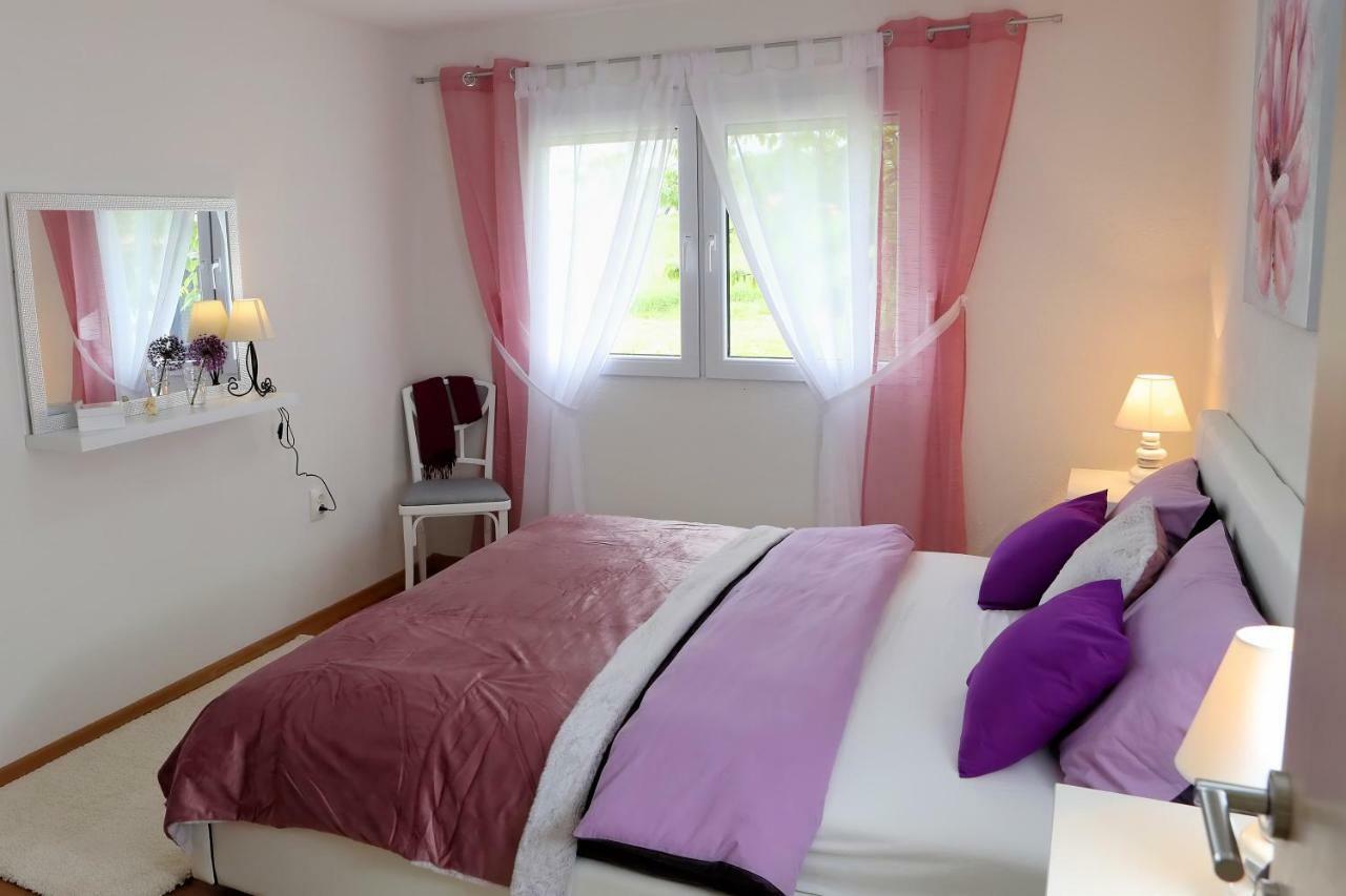 Apartman Sofia Оточац Экстерьер фото