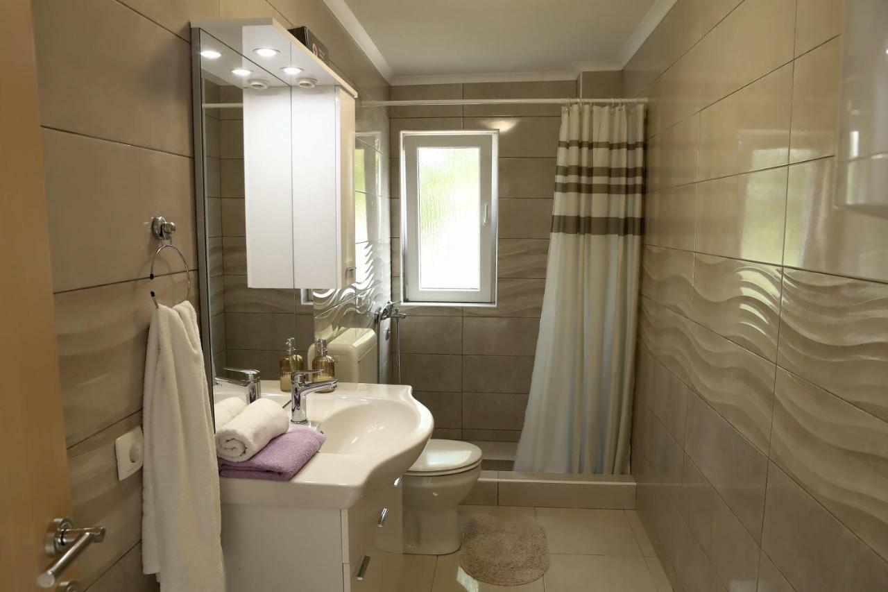 Apartman Sofia Оточац Экстерьер фото