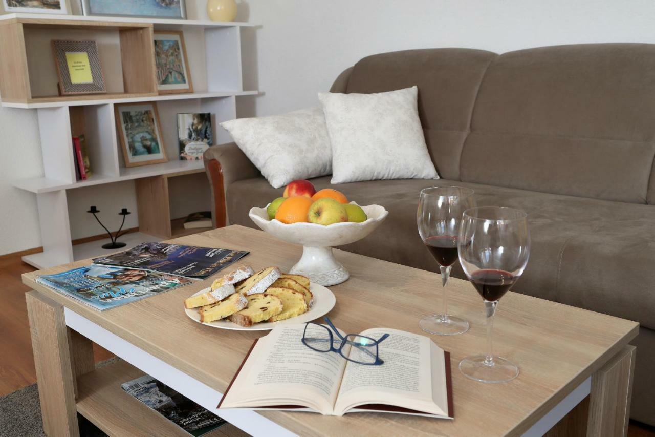 Apartman Sofia Оточац Экстерьер фото